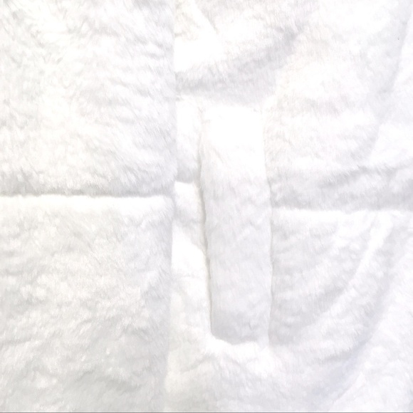 MONTREZ white plush faux fur chevron stitch jacket size S, NWT - Picture 4 of 5